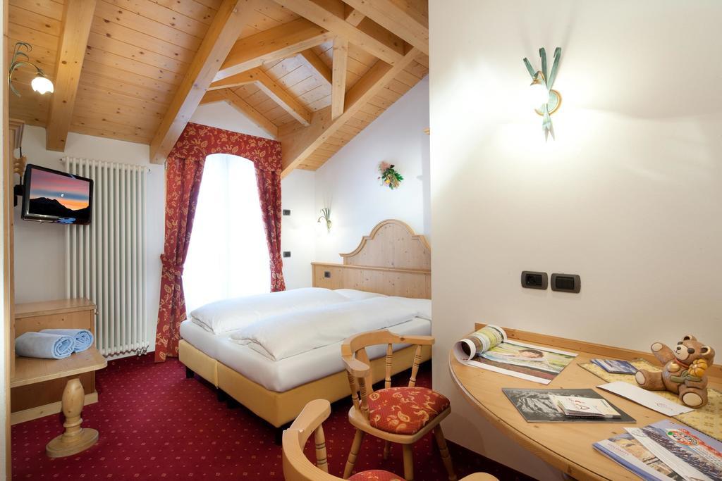 Hotel Garni Laura Arabba Habitación foto